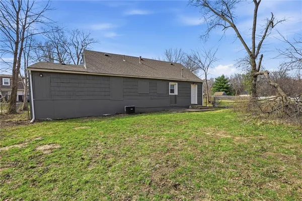 $243,900 | 13301 7 Street, Grandview, MO 64030