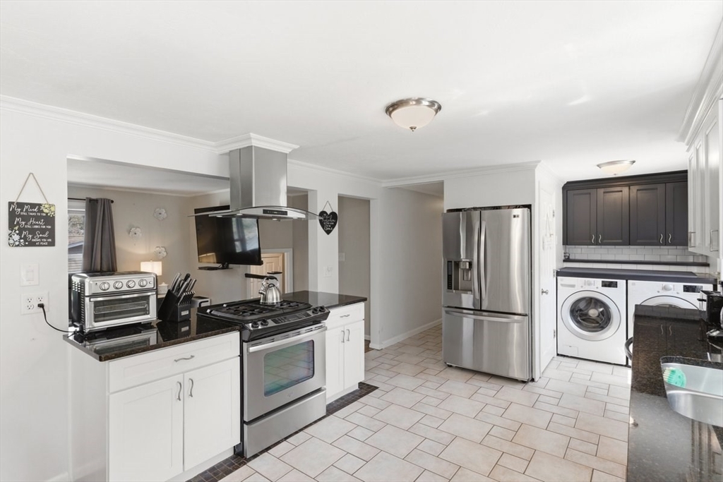 10 Albert Road Bourne, MA 02559 - Photo 8 of 40