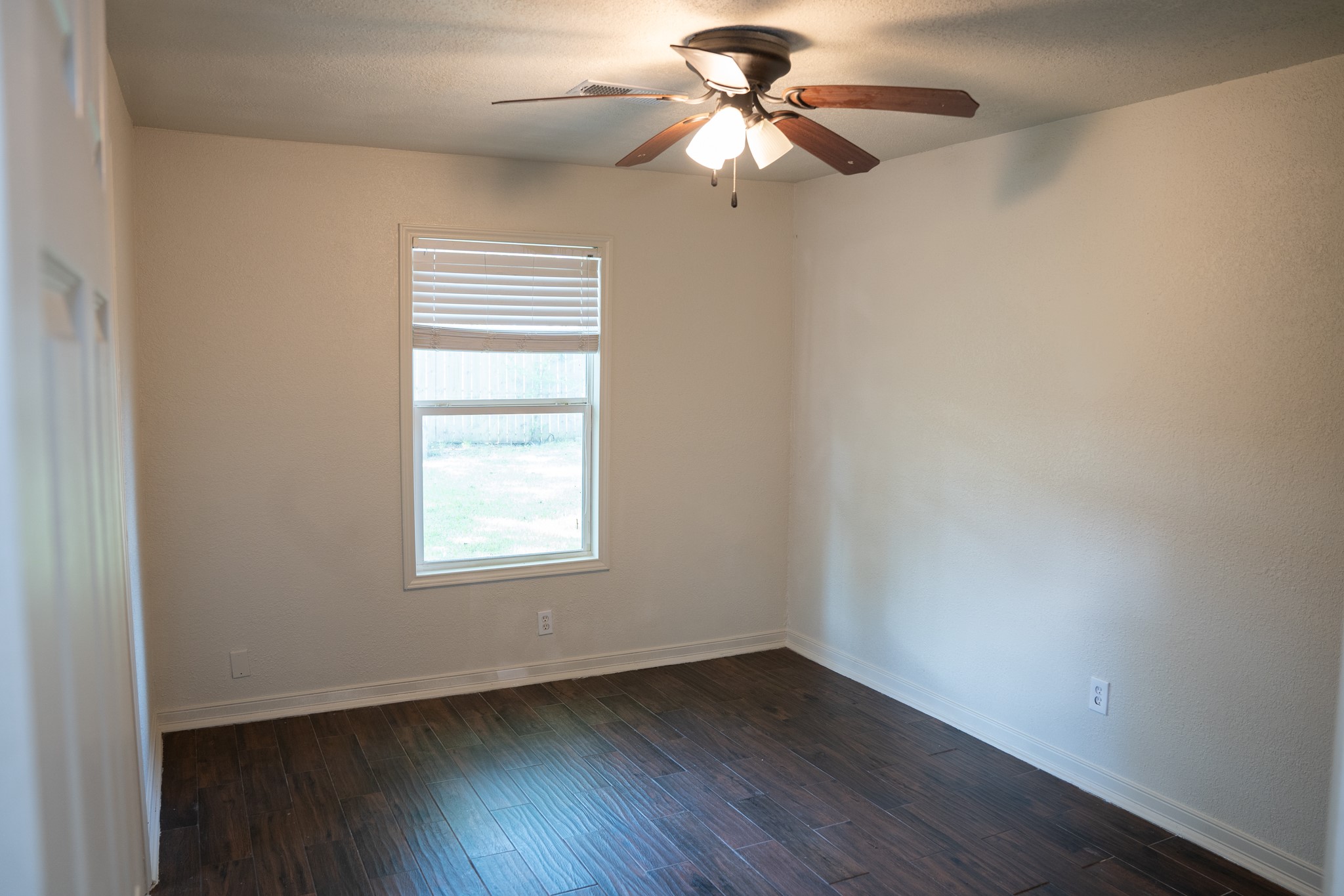 3108 Rey Road Baytown, TX 77521 - Photo 4 of 31 Gallery Image 4