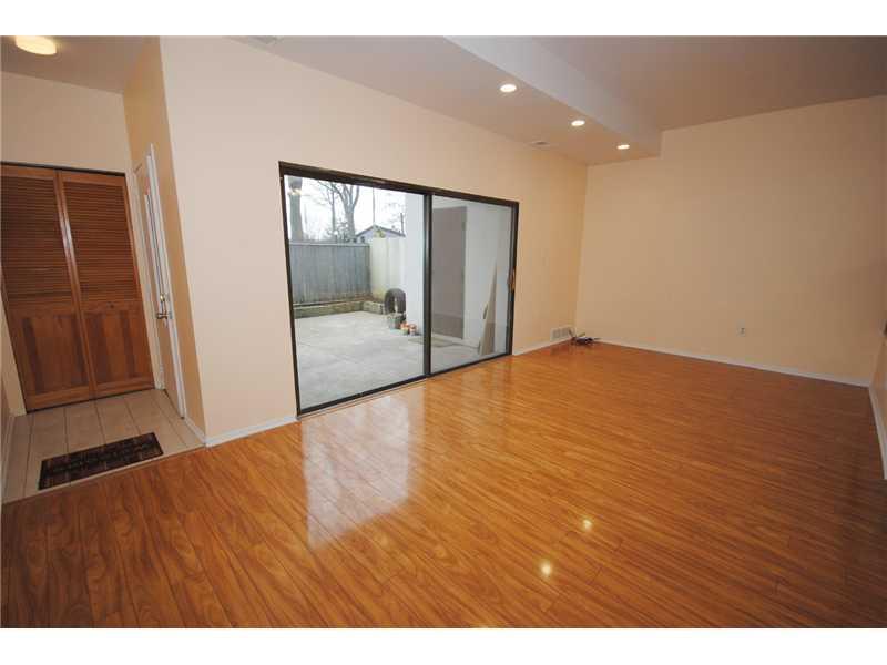 2034 Swallow Hill Road, Unit 210 Pittsburgh, PA 15220 - Photo 4 of 21 Living Room.