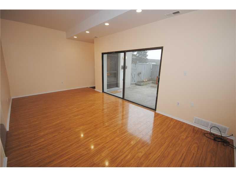 2034 Swallow Hill Road, Unit 210 Pittsburgh, PA 15220 - Photo 5 of 21 Living Room.