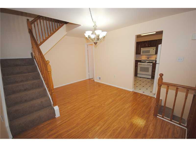 2034 Swallow Hill Road, Unit 210 Pittsburgh, PA 15220 - Photo 8 of 21 Dining Room.