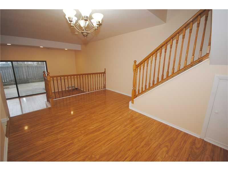 2034 Swallow Hill Road, Unit 210 Pittsburgh, PA 15220 - Photo 9 of 21 Dining Room.