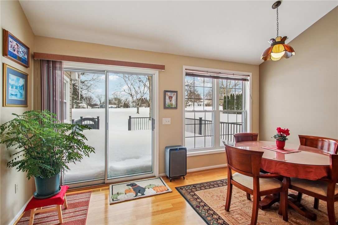 26 Misty Pine Road Perinton, NY 14450 - Photo 5 of 38 Eat-in Kitchen