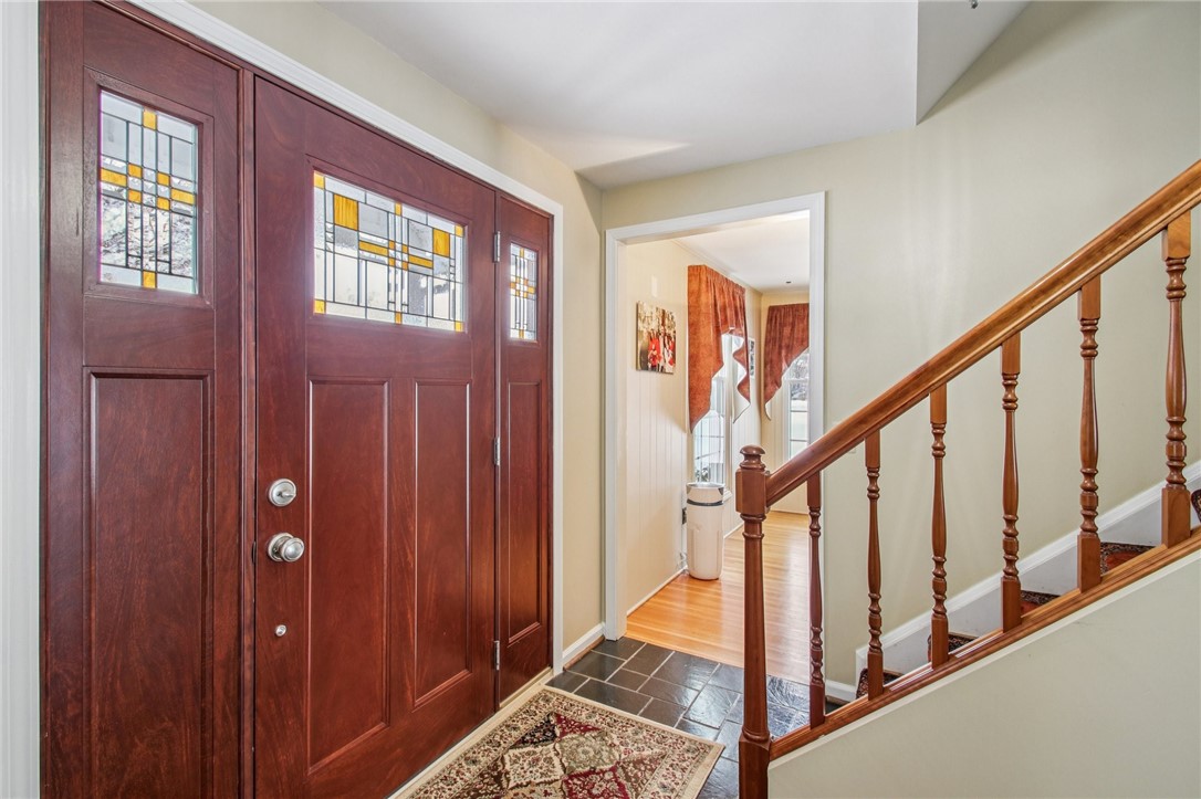 26 Misty Pine Road Perinton, NY 14450 - Photo 8 of 38 Custom Front Door