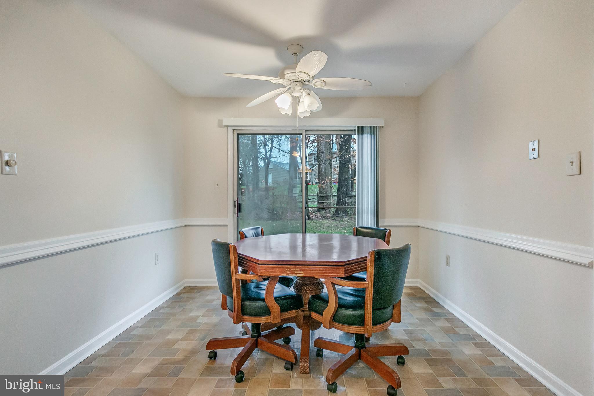 2936 Birchtree Lane Silver Spring, MD 20906 - Photo 6 of 38 Table space kitchen with sliding door