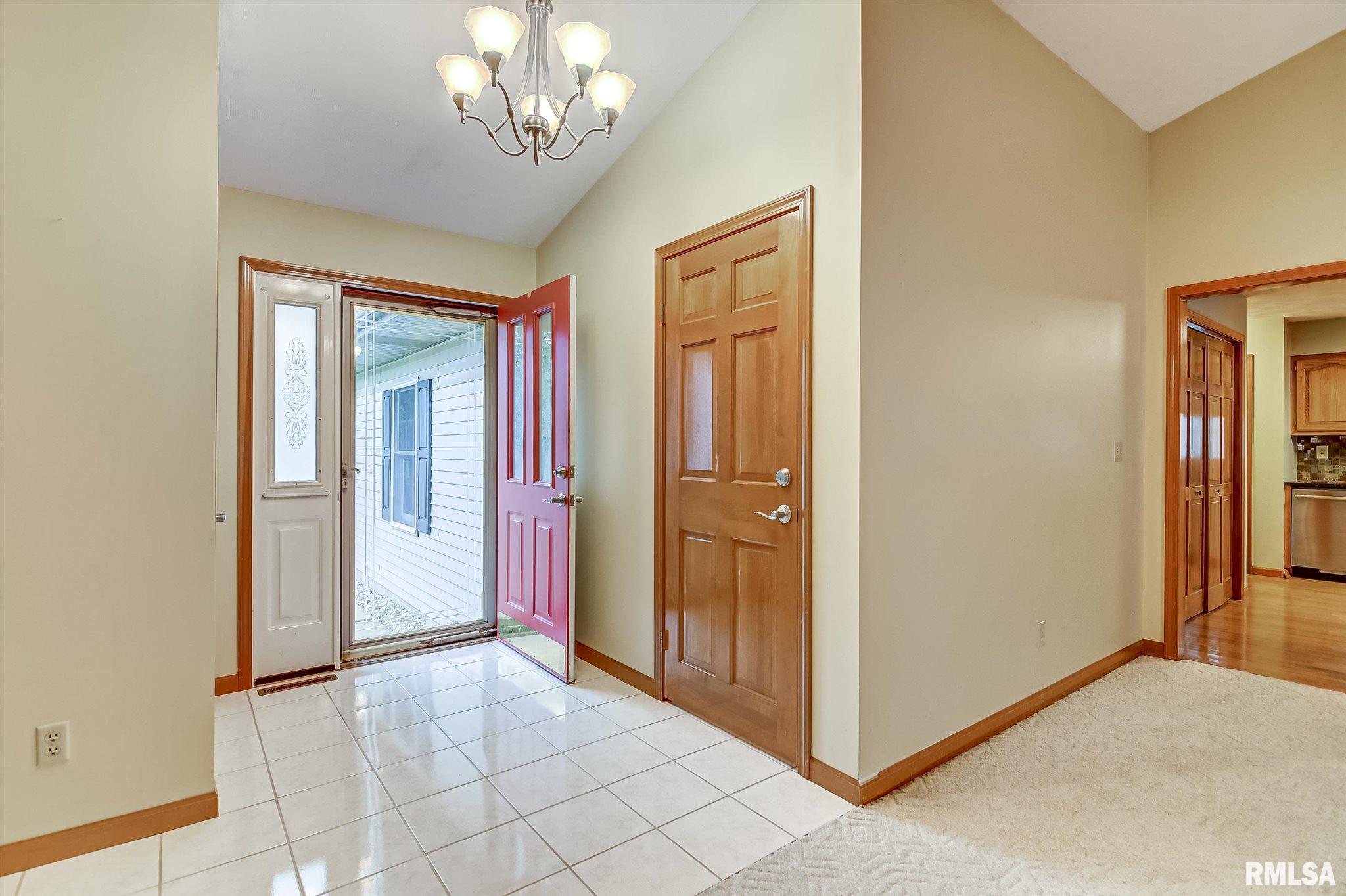 2117 Checkerberry Lane Springfield, IL 62711 - Photo 7 of 31