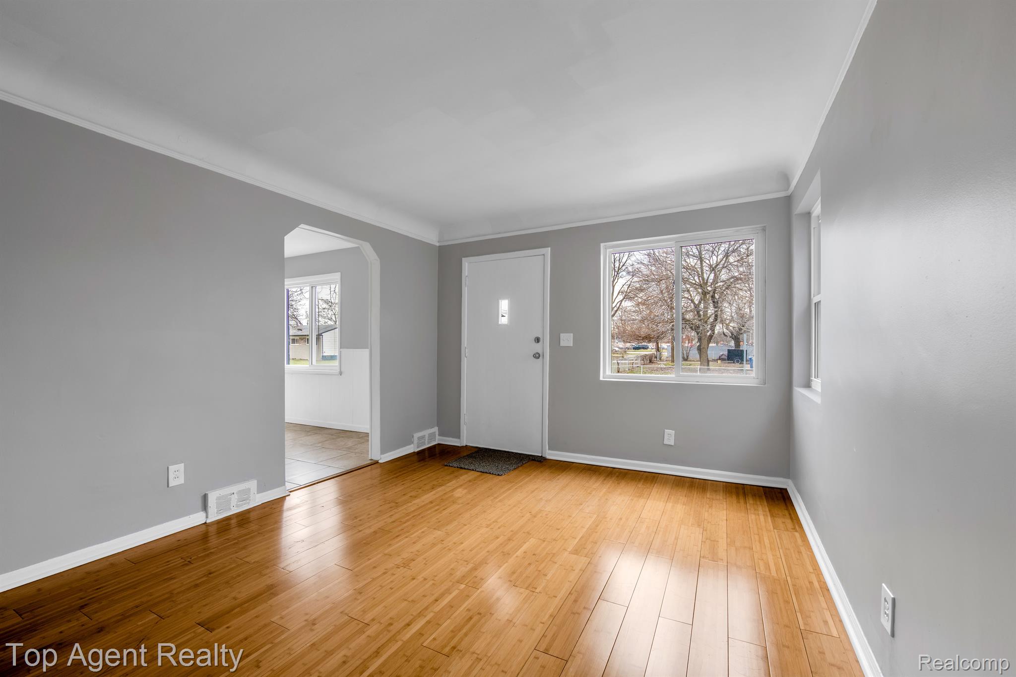 8119 Rivard Avenue Warren, MI 48089 - Photo 10 of 30 Gallery Image 10