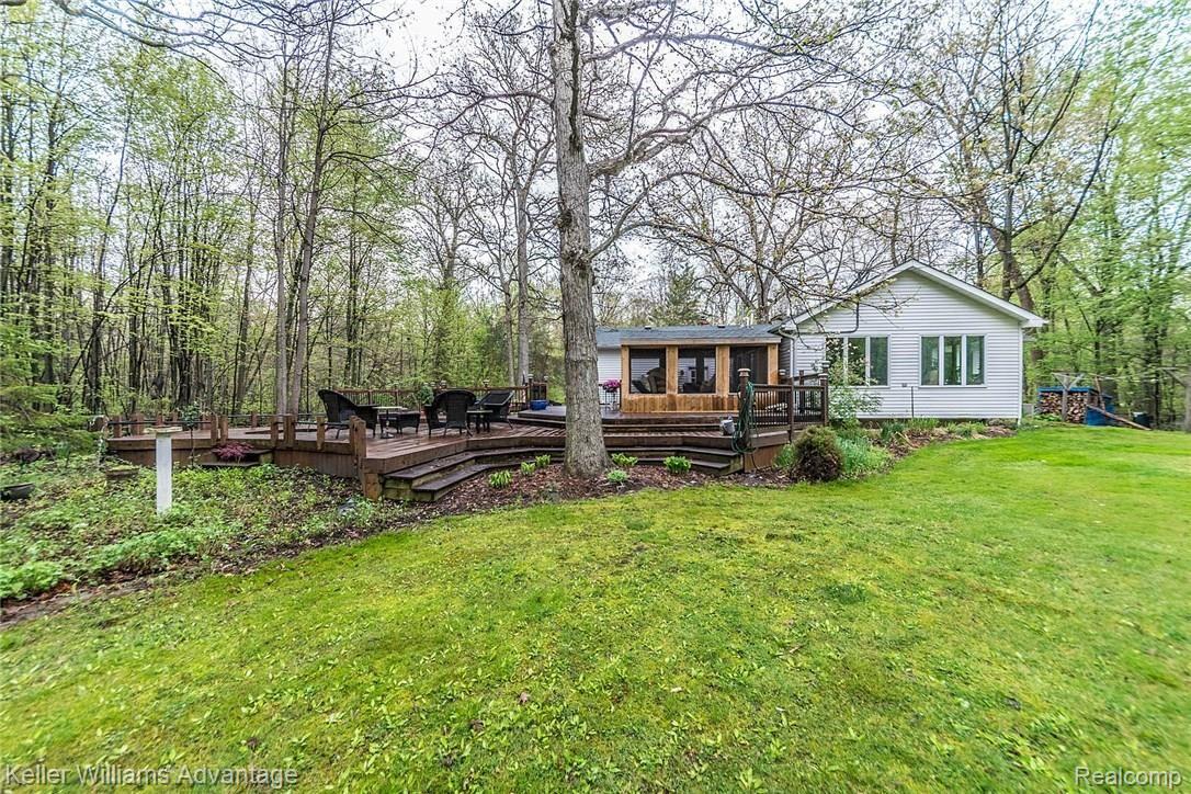 26440 Haggerty Road New Boston, MI 48164 - Photo 5 of 36 2_27.jpg