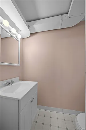 $6,800 | 73 Ewart Street, Scarsdale, NY 10583