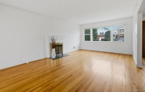 $6,800 | 73 Ewart Street, Scarsdale, NY 10583