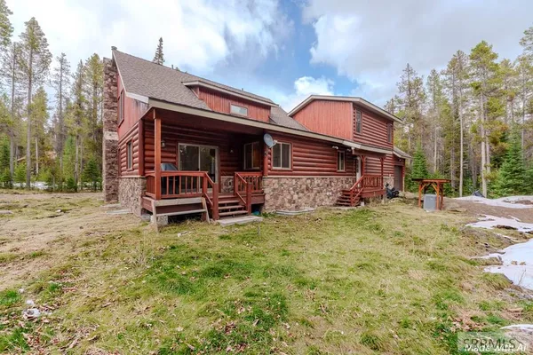 $1,149,000 | 4030 Salt Lick Loop Road, Island Park, ID 83429