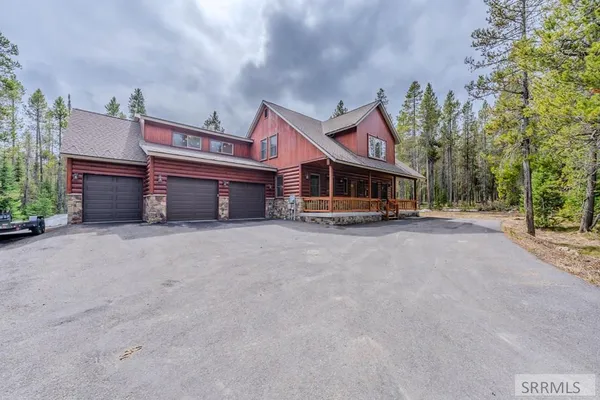 $1,149,000 | 4030 Salt Lick Loop Road, Island Park, ID 83429
