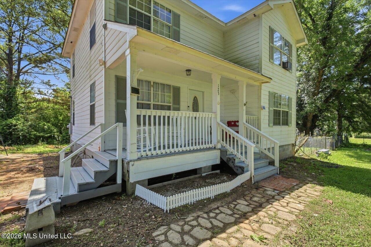 123 Southbreeze Road Magee, MS 39111 - Photo 4 of 23 04-123 Southbreeze Rd _ Hometoursms..com