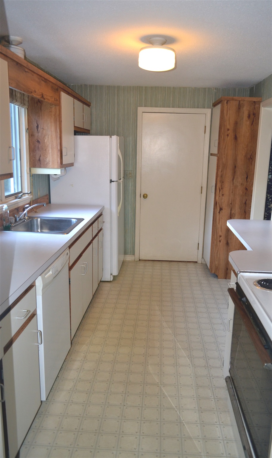 13 Winding Pond Road, Unit 13 Londonderry, NH 03053 - Photo 5 of 28 Gallery Image 5