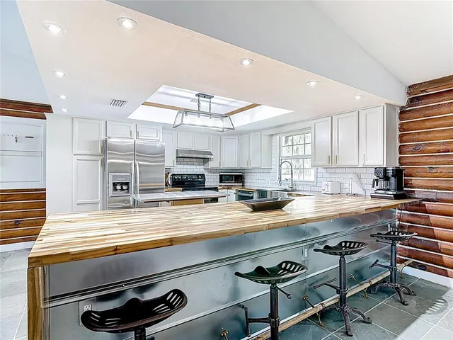 $750,000 | 741 North Lake Reedy Boulevard, Frostproof, FL 33843