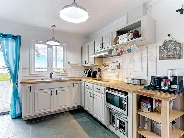 $750,000 | 741 North Lake Reedy Boulevard, Frostproof, FL 33843