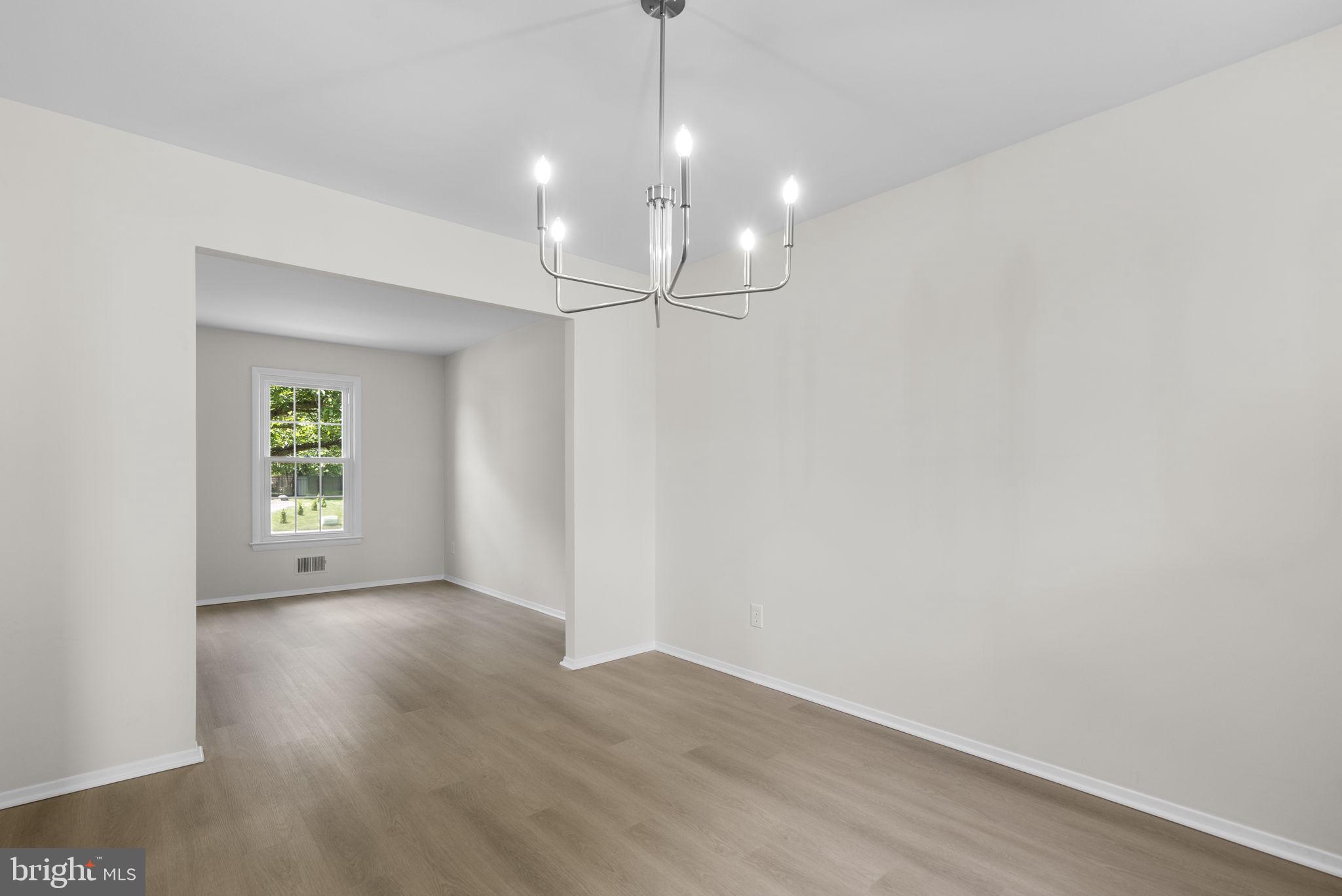 17109 Oxley Farm Road Poolesville, MD 20837 - Photo 9 of 43 Dining area angle #2
