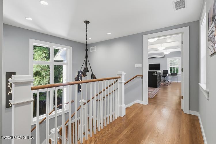 39 Stanwich Road Greenwich, CT 06830 - Photo 18 of 33 a6e71ef3193d3f5d8b1ed32f70c21f212b51babc