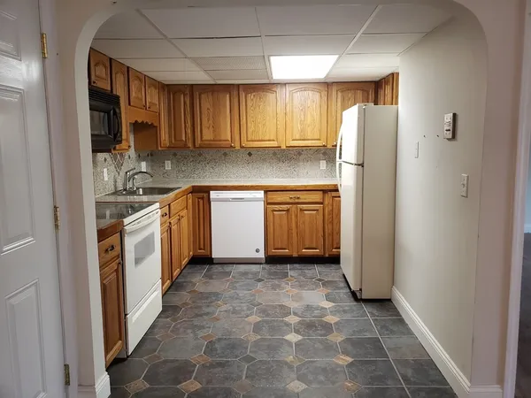 $2,000 | 6 Kennedy Lane, Unit 52, Milford, MA 01757