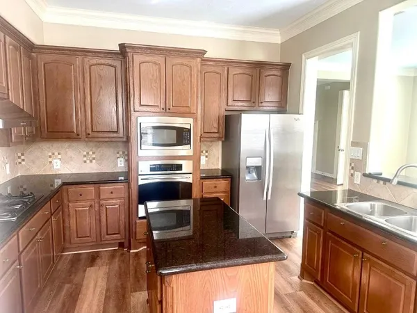 $2,600 | 11627 Royal Oaks Trace, Unit 11627, Houston, TX 77082