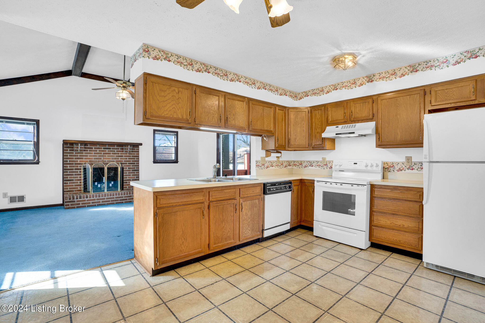 4528 Sandhill Road Louisville, KY 40219 - Photo 13 of 48 DSC09669