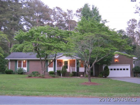 1201 Oakview Road Williamston, NC 27892 - Photo 1 of 1 Primary Photo