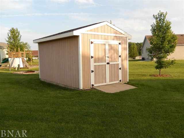 9870 North Ridge Circle Clinton, IL 61727 - Photo 5 of 29
