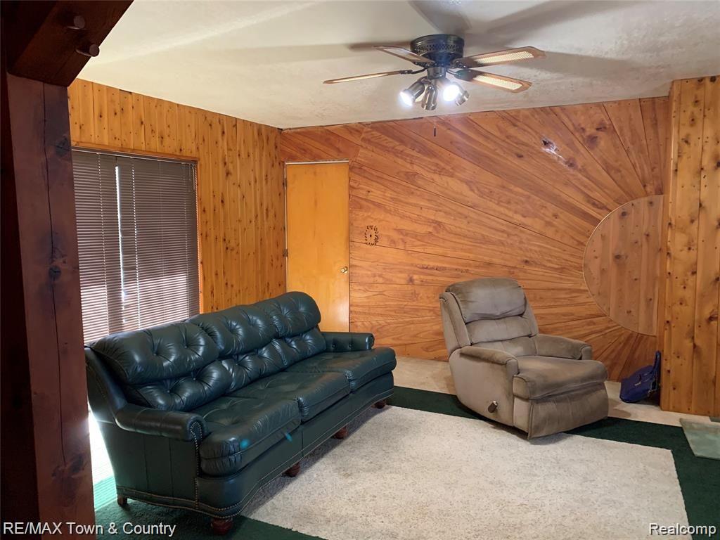 5483 West Frances Road Clio, MI 48420 - Photo 2 of 23 fran living.jpg