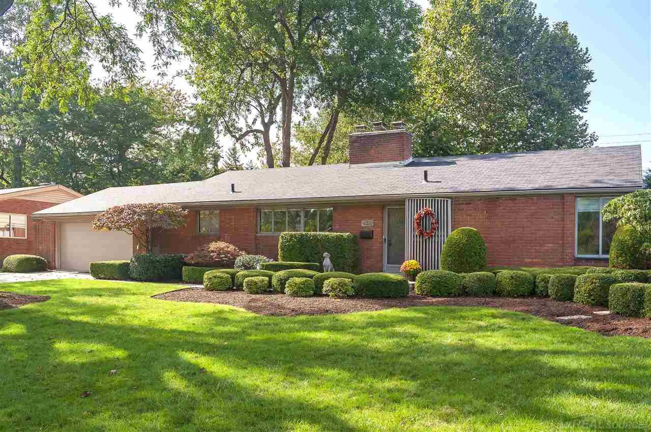 436 Barclay Road Grosse Pointe, MI 48236 - Photo 1 of 44 31362265.JPG