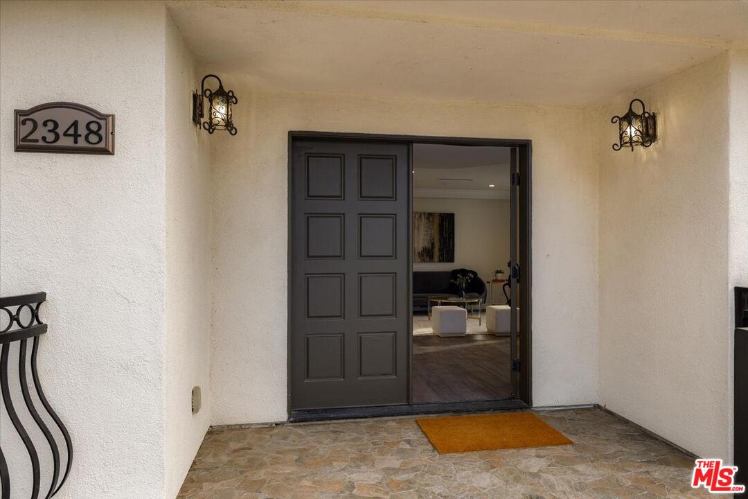 2348 Baxter Street Los Angeles, CA 90039 - Photo 5 of 35