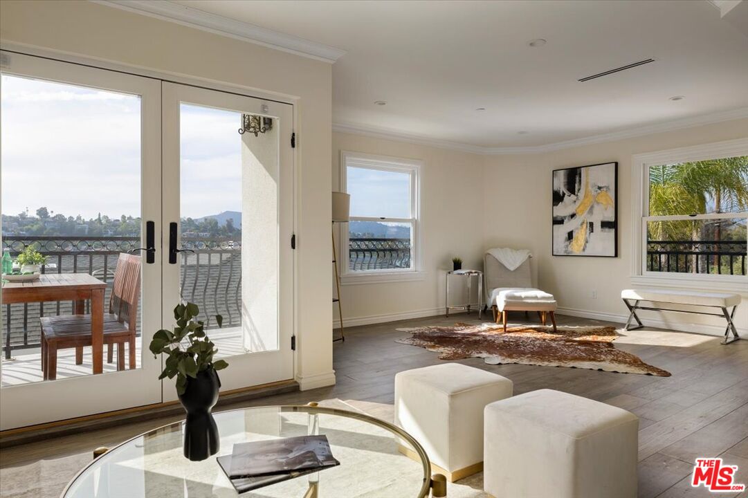 2348 Baxter Street Los Angeles, CA 90039 - Photo 8 of 35