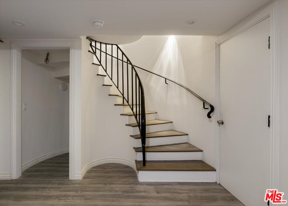 2348 Baxter Street Los Angeles, CA 90039 - Photo 9 of 35