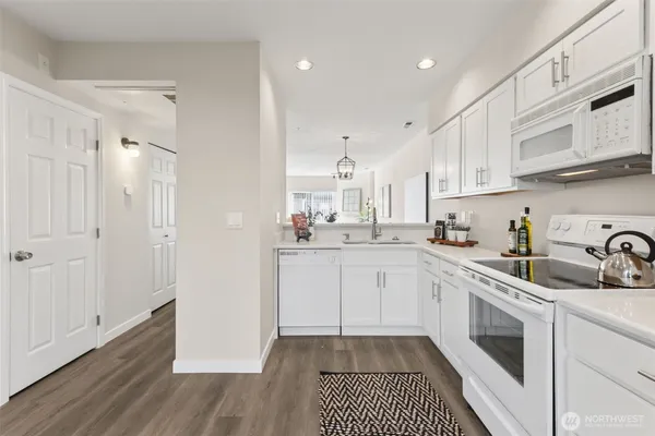 $450,000 | 4808 Northeast Sunset Boulevard, Unit B105, Renton, WA 98059