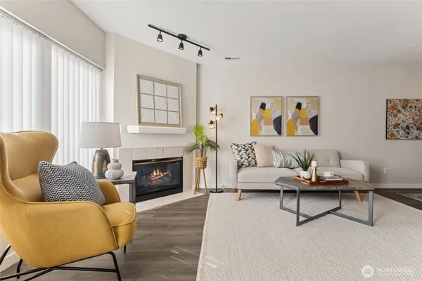 $450,000 | 4808 Northeast Sunset Boulevard, Unit B105, Renton, WA 98059