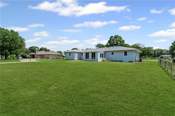 $300,000 | 207 Kristine Avenue, Clinton, MO 64735