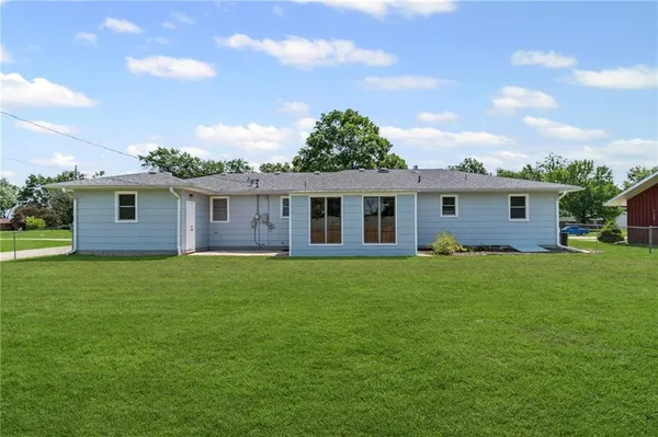 $300,000 | 207 Kristine Avenue, Clinton, MO 64735