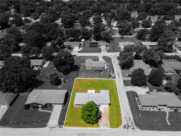 $300,000 | 207 Kristine Avenue, Clinton, MO 64735