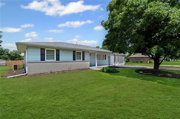 $300,000 | 207 Kristine Avenue, Clinton, MO 64735