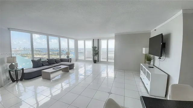 $4,500 | 1717 North Bayshore Drive, Unit B4157, Miami, FL 33132