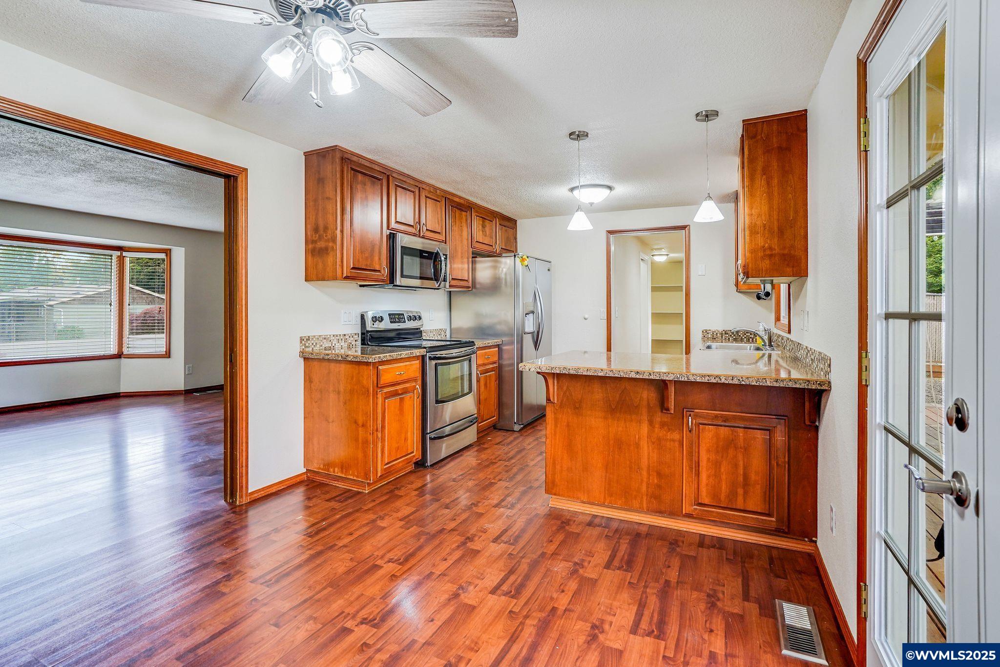 485 Hrubetz Road Southeast Salem, OR 97302 - Photo 12 of 41 Gallery Image 12