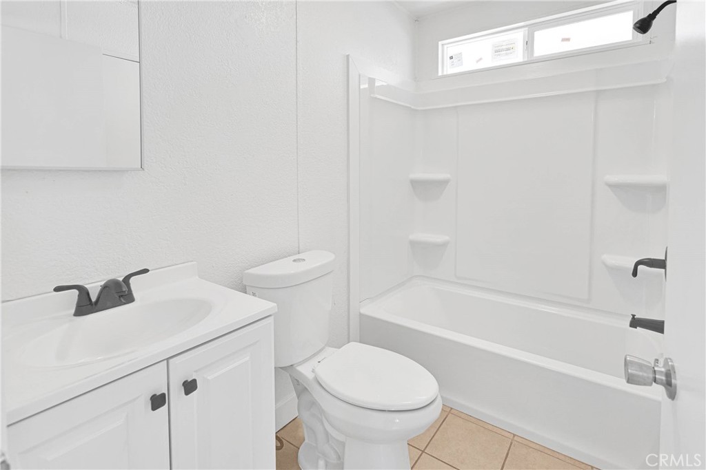 20933 Sioux Road, Unit 4 Apple Valley, CA 92308 - Photo 13 of 17