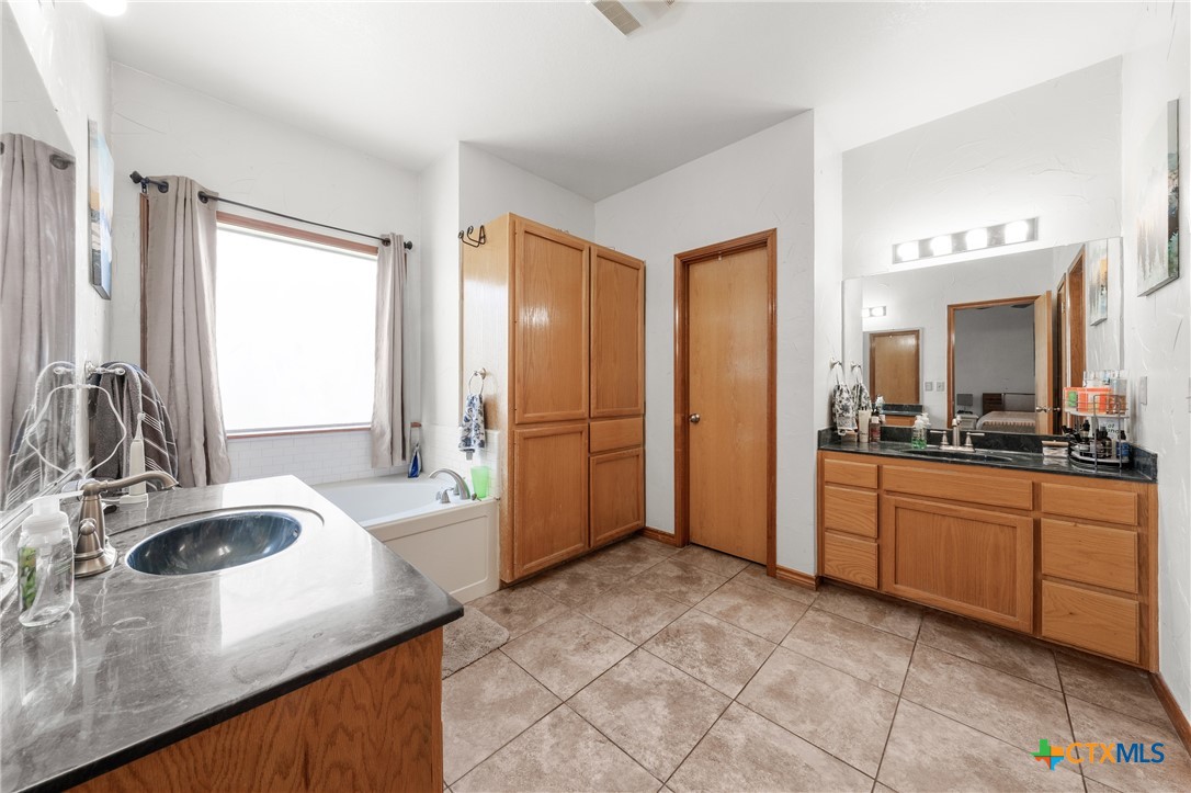 13391 Cedar Valley Road Salado, TX 76571 - Photo 15 of 38