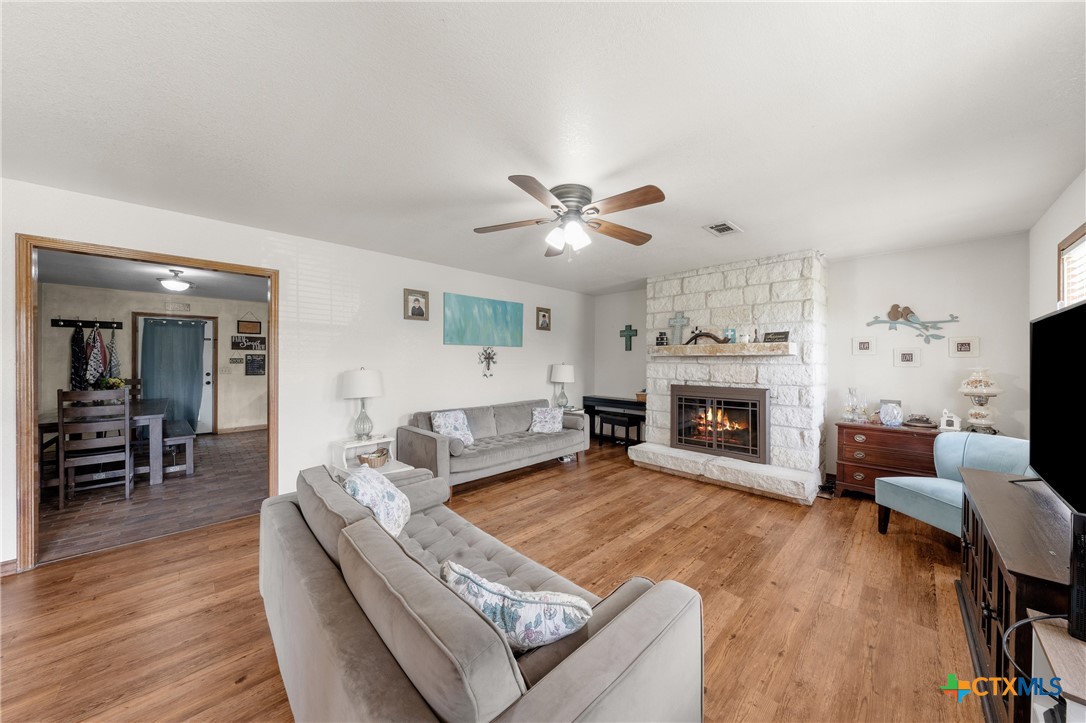 13391 Cedar Valley Road Salado, TX 76571 - Photo 8 of 38