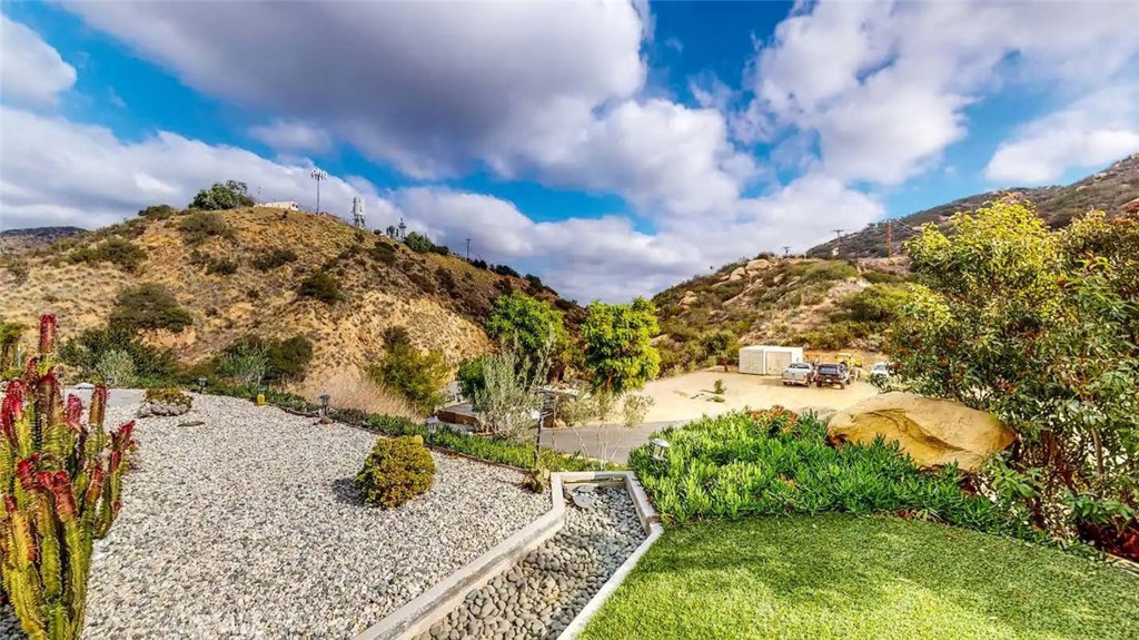 7300 Santa Susana Pass Road Simi Valley, CA 93063 - Photo 8 of 36