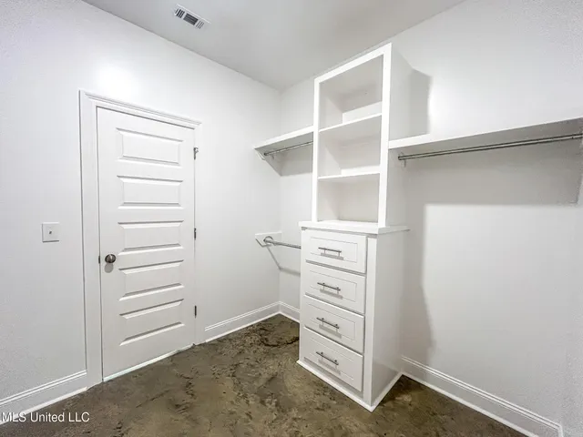 $289,200 | 961 Riverside Lane, Pearl, MS 39208