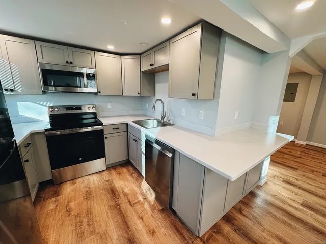 $1,400 | 45 Church Street, Groton, CT 06340