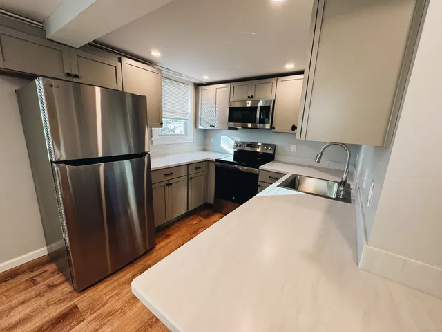 $1,400 | 45 Church Street, Groton, CT 06340