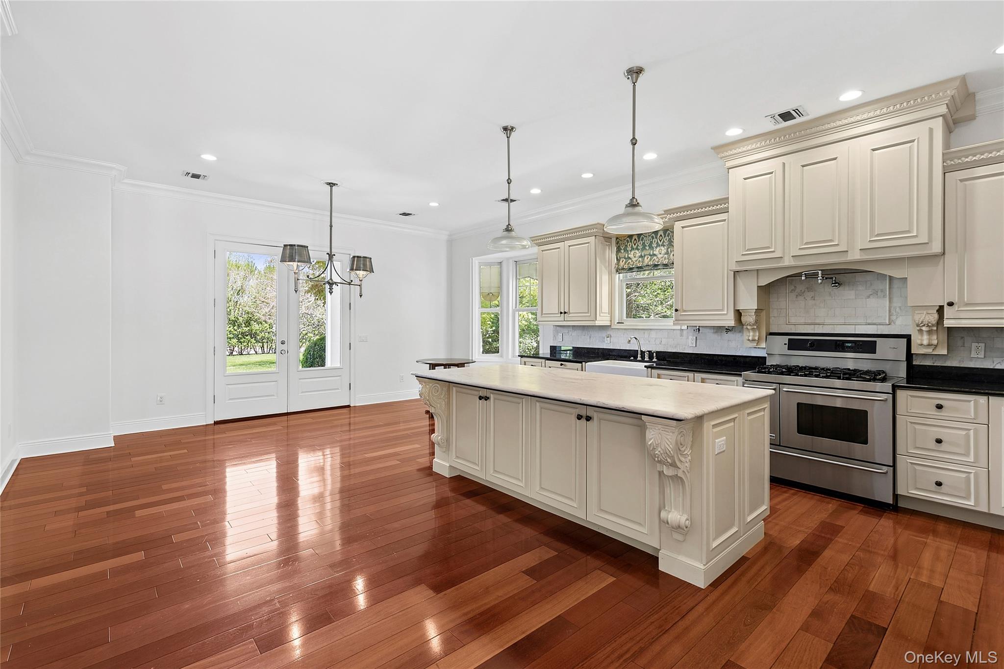 41 Edgewood Avenue Bridgehampton, NY 11932 - Photo 7 of 21
