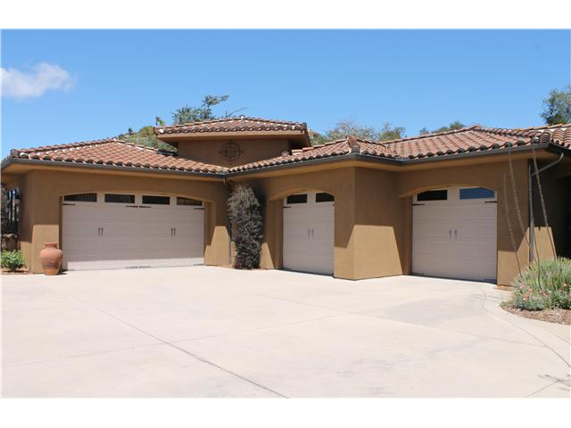 3667 Purer Road Escondido, CA 92029 - Photo 17 of 24 4 OVERSIZED GARAGES AND LOTS OF ADDITIONAL OUTDOOR PARKING AS WELL.